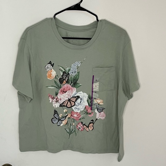 Target T-shirt brand new tags still on - Picture 1 of 1